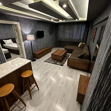 Loft Hotel *