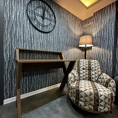 Loft Hotel *